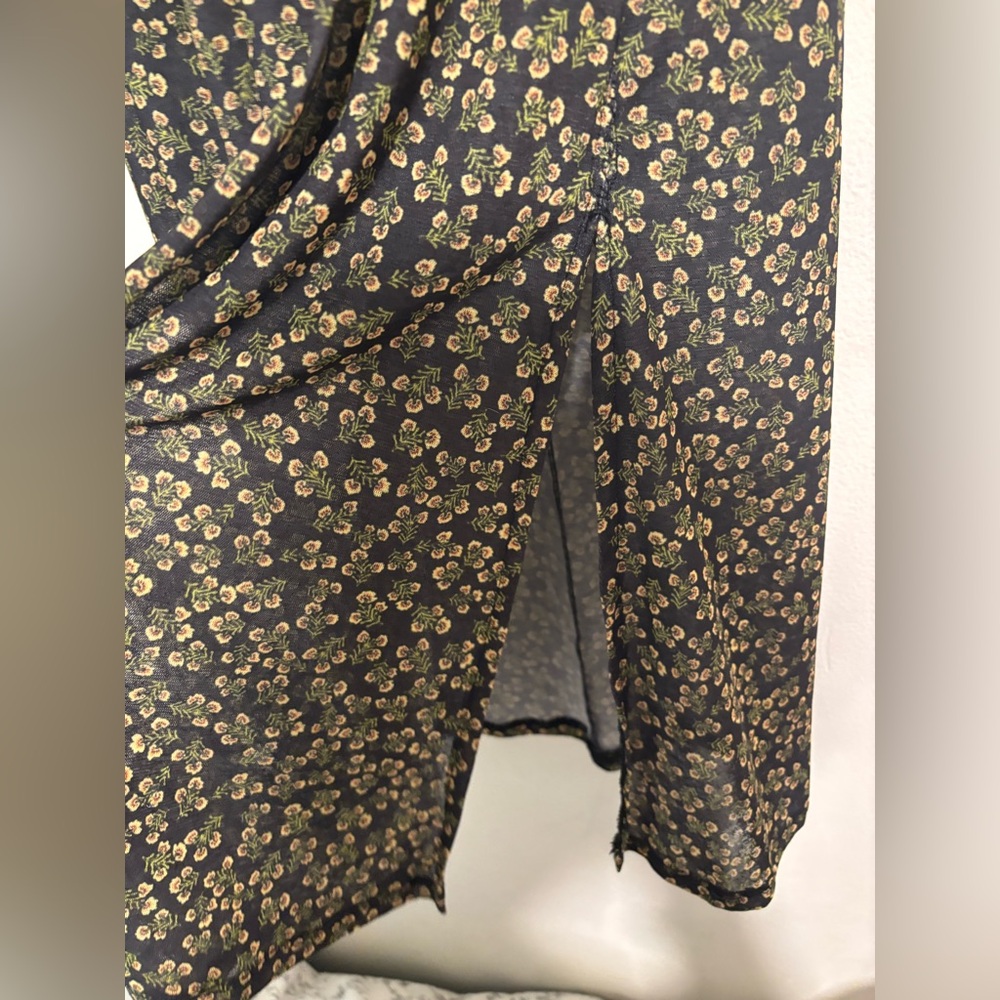 Topshop Black and Green Floral Long Sleeve Dress size 2 - Picture 8 of 8
